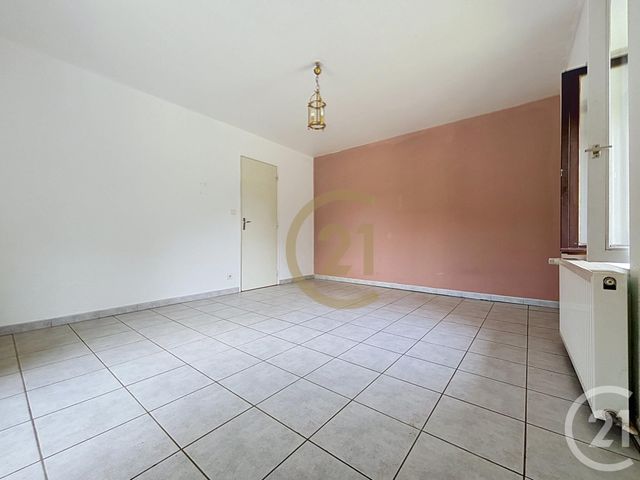 Appartement F3 &agrave; louer - 3 pi&egrave;ces - 78,21 m2 - St Sauveur - 70 - FRANCHE-COMTE