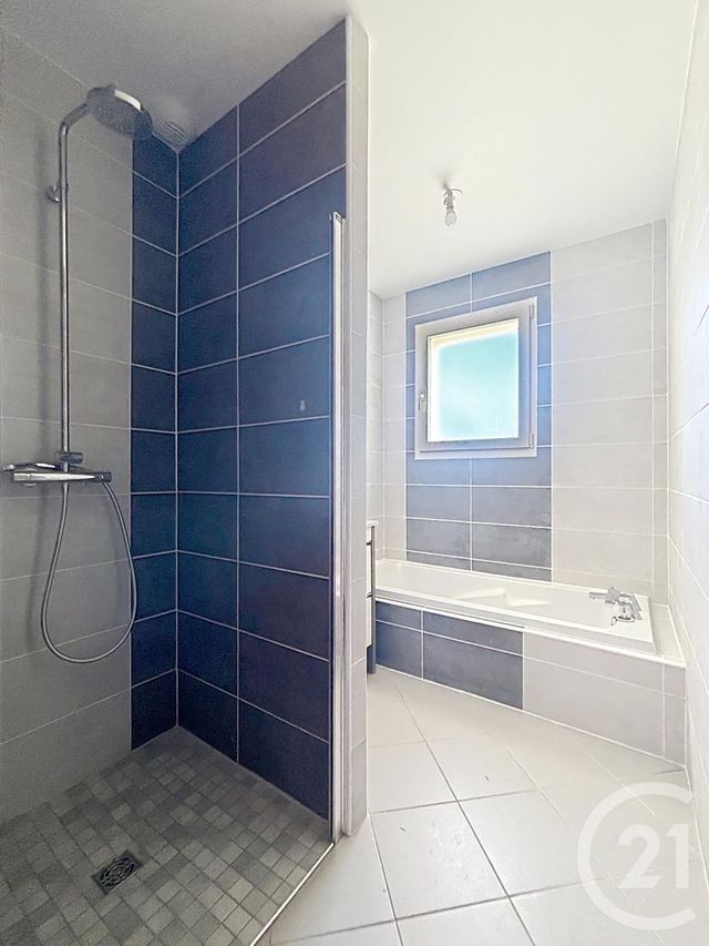 Maison &agrave; louer - 5 pi&egrave;ces - 105 m2 - Lure - 70 - FRANCHE-COMTE