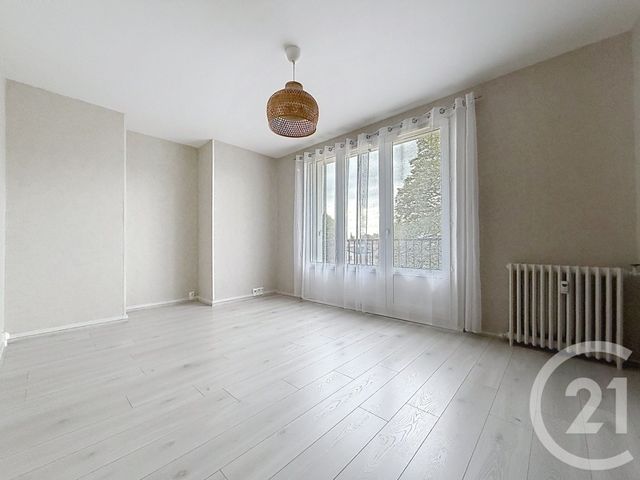 Appartement F3 &agrave; louer - 3 pi&egrave;ces - 68,06 m2 - Luxeuil Les Bains - 70 - FRANCHE-COMTE