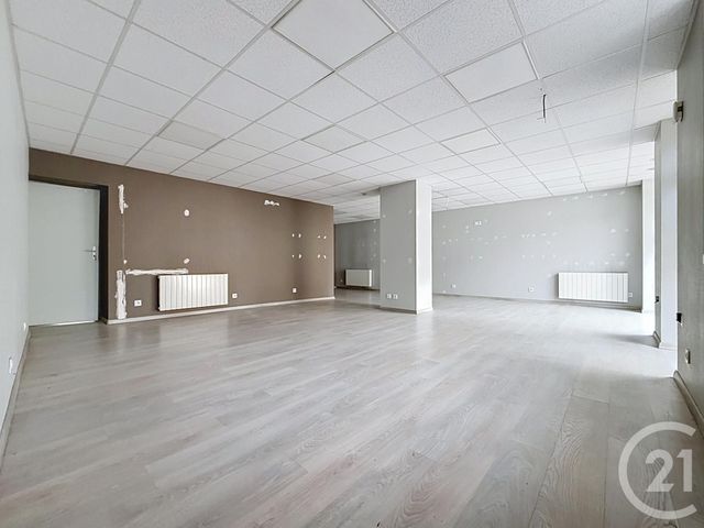 Appartement Local &agrave; louer - 3 pi&egrave;ces - 104 m2 - Lure - 70 - FRANCHE-COMTE