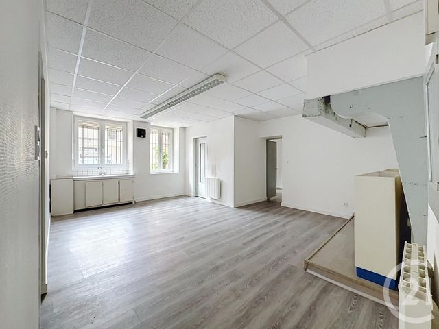 Appartement Local &agrave; louer - 3 pi&egrave;ces - 104 m2 - Lure - 70 - FRANCHE-COMTE