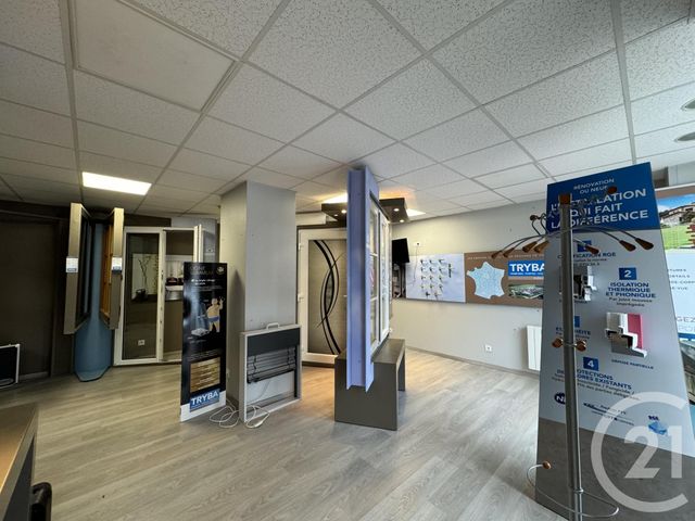 Appartement Local à louer - 3 pièces - 104 m2 - Lure - 70 - FRANCHE-COMTE