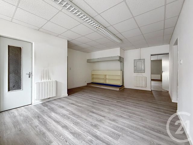 Appartement Local &agrave; louer - 3 pi&egrave;ces - 104 m2 - Lure - 70 - FRANCHE-COMTE