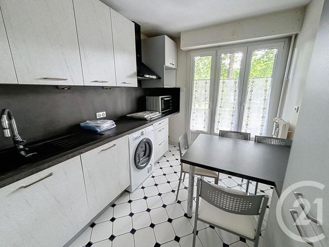 Appartement F4 à louer - 4 pièces - 98,47 m2 - Luxeuil Les Bains - 70 - FRANCHE-COMTE