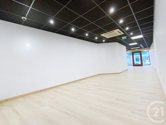 Appartement Local &agrave; louer - 2 pi&egrave;ces - 77,40 m2 - Luxeuil Les Bains - 70 - FRANCHE-COMTE