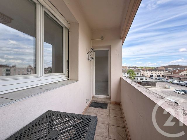 Appartement F4 &agrave; louer - 4 pi&egrave;ces - 71,44 m2 - Luxeuil Les Bains - 70 - FRANCHE-COMTE