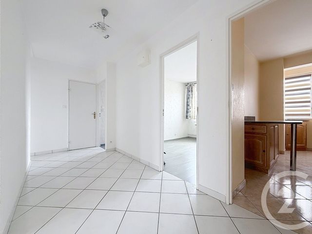 Appartement F4 &agrave; louer - 4 pi&egrave;ces - 71,44 m2 - Luxeuil Les Bains - 70 - FRANCHE-COMTE