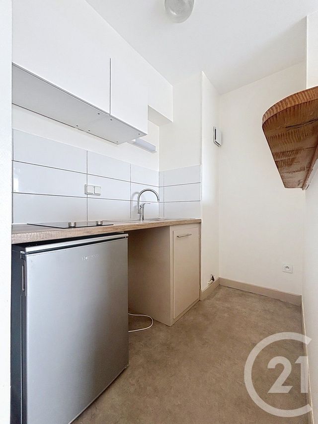 Appartement Studio &agrave; louer - 1 pi&egrave;ce - 24,79 m2 - Lure - 70 - FRANCHE-COMTE