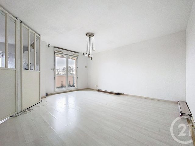 Appartement F3 &agrave; louer - 3 pi&egrave;ces - 64,44 m2 - Luxeuil Les Bains - 70 - FRANCHE-COMTE