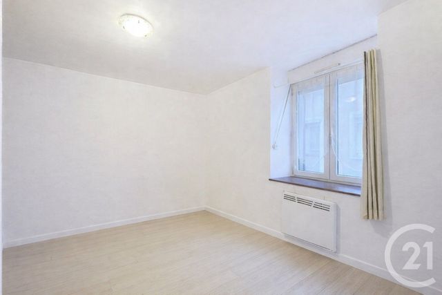 Appartement F2 &agrave; louer - 2 pi&egrave;ces - 36 m2 - Lure - 70 - FRANCHE-COMTE