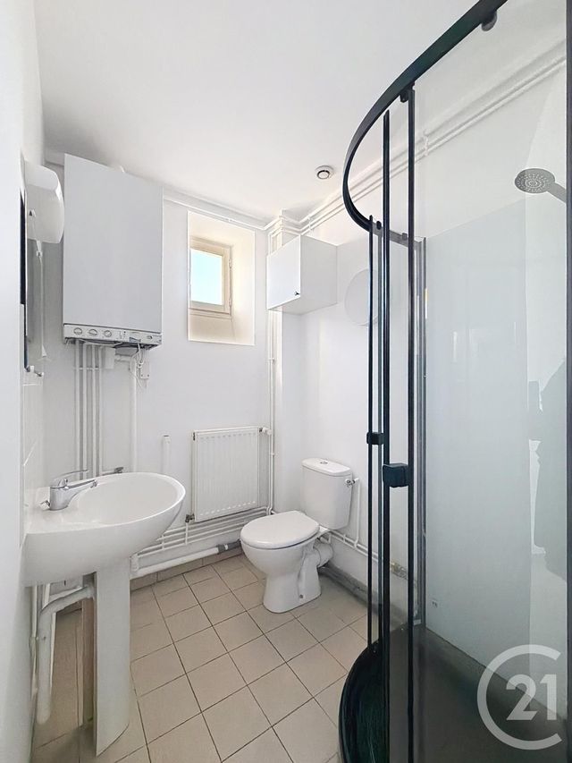 Appartement F3 &agrave; louer - 3 pi&egrave;ces - 65 m2 - Belfort - 90 - FRANCHE-COMTE