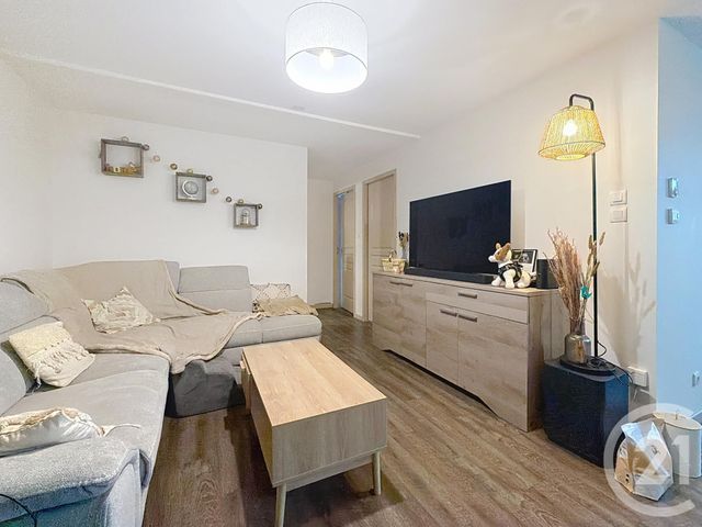 Appartement F3 &agrave; louer - 3 pi&egrave;ces - 72 m2 - Lure - 70 - FRANCHE-COMTE