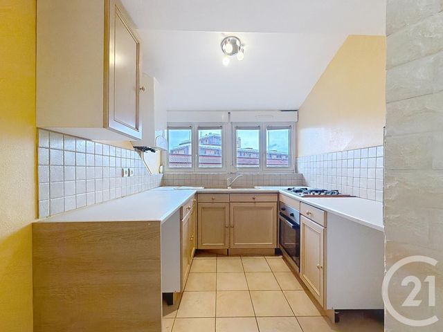 Appartement F3 &agrave; louer - 3 pi&egrave;ces - 50 m2 - Belfort - 90 - FRANCHE-COMTE