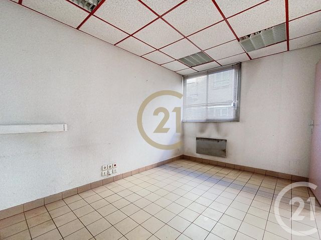 Appartement Local &agrave; louer - 8 pi&egrave;ces - 150 m2 - Lure - 70 - FRANCHE-COMTE