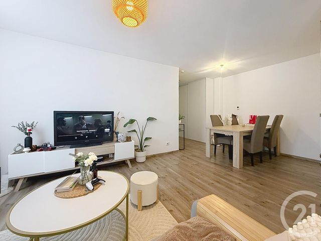 Appartement F3 &agrave; louer - 3 pi&egrave;ces - 65,31 m2 - Lure - 70 - FRANCHE-COMTE