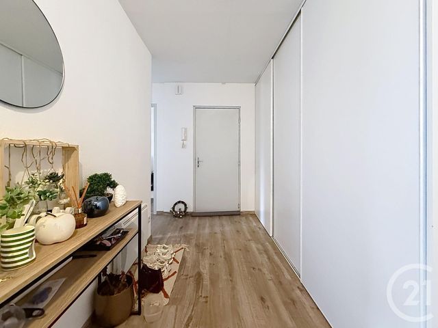 Appartement F3 &agrave; louer - 3 pi&egrave;ces - 65,31 m2 - Lure - 70 - FRANCHE-COMTE