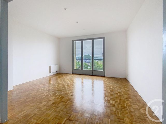 Maison &agrave; louer - 5 pi&egrave;ces - 81,65 m2 - Chatenois Les Forges - 90 - FRANCHE-COMTE