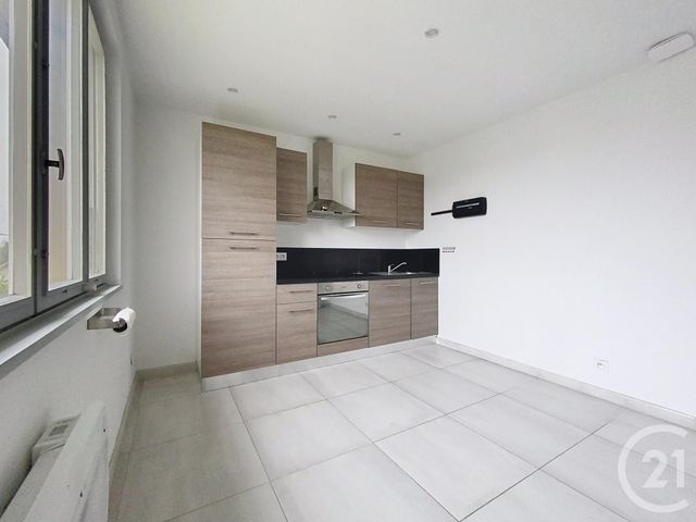 Maison &agrave; louer - 5 pi&egrave;ces - 81,65 m2 - Chatenois Les Forges - 90 - FRANCHE-COMTE