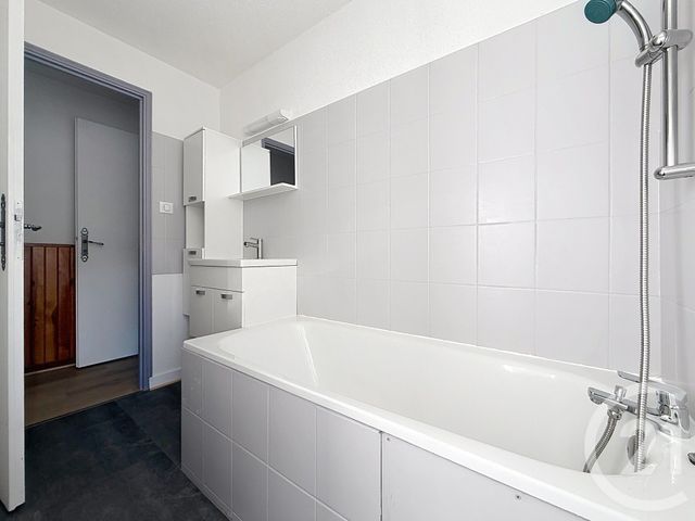 Appartement F4 &agrave; louer - 4 pi&egrave;ces - 63,71 m2 - Hericourt - 70 - FRANCHE-COMTE