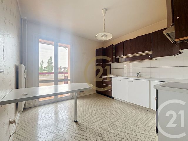 Appartement F4 &agrave; vendre - 4 pi&egrave;ces - 84,79 m2 - Lure - 70 - FRANCHE-COMTE