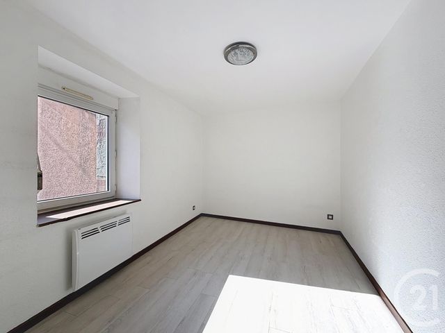 Appartement F2 &agrave; louer - 2 pi&egrave;ces - 36 m2 - Lure - 70 - FRANCHE-COMTE