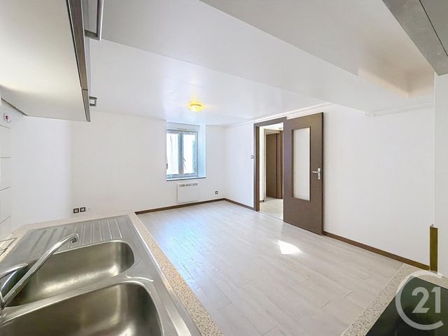 Appartement F2 &agrave; louer - 2 pi&egrave;ces - 36 m2 - Lure - 70 - FRANCHE-COMTE