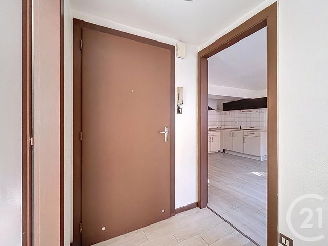 Appartement F2 &agrave; louer - 2 pi&egrave;ces - 36 m2 - Lure - 70 - FRANCHE-COMTE