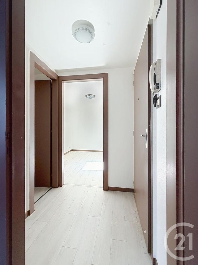 Appartement F2 &agrave; louer - 2 pi&egrave;ces - 36 m2 - Lure - 70 - FRANCHE-COMTE