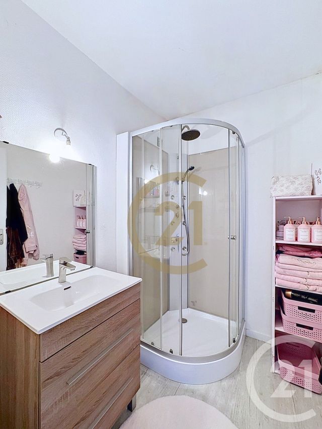 Appartement F4 &agrave; vendre - 4 pi&egrave;ces - 69 m2 - Lure - 70 - FRANCHE-COMTE