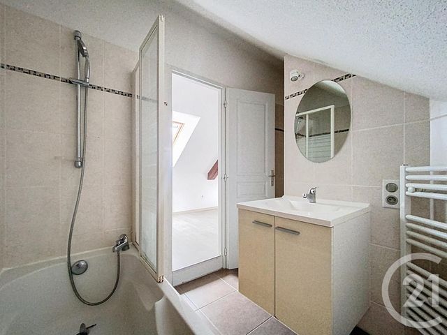 Appartement F2 &agrave; louer - 2 pi&egrave;ces - 33,36 m2 - Lure - 70 - FRANCHE-COMTE