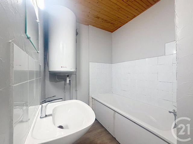 Appartement F4 &agrave; louer - 4 pi&egrave;ces - 85 m2 - Gouhenans - 70 - FRANCHE-COMTE