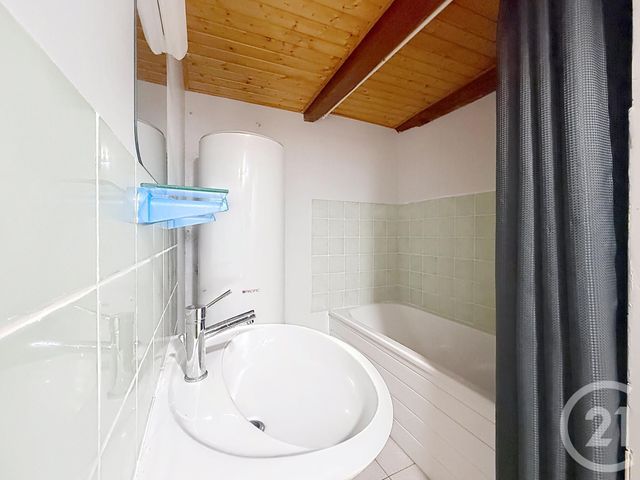 Appartement F4 &agrave; louer - 4 pi&egrave;ces - 85 m2 - Gouhenans - 70 - FRANCHE-COMTE
