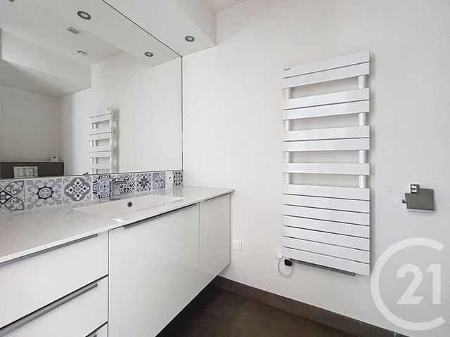 Appartement F3 &agrave; louer - 3 pi&egrave;ces - 57,20 m2 - Luxeuil Les Bains - 70 - FRANCHE-COMTE