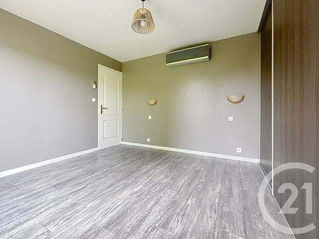 Appartement F4 &agrave; louer - 4 pi&egrave;ces - 109,85 m2 - Vesoul - 70 - FRANCHE-COMTE