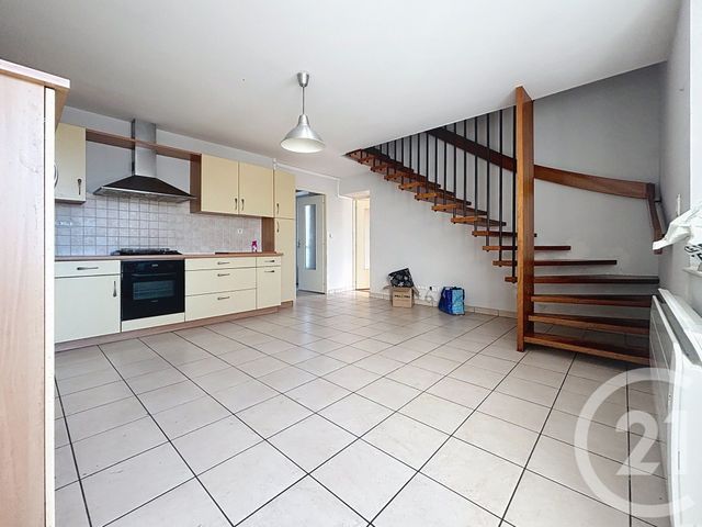 Appartement F4 à louer - 4 pièces - 112 m2 - Fleurey Les Faverney - 70 - FRANCHE-COMTE