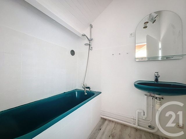 Appartement F4 &agrave; louer - 3 pi&egrave;ces - 80,20 m2 - Vesoul - 70 - FRANCHE-COMTE