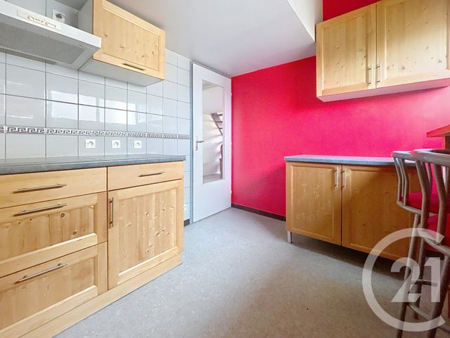 Appartement F4 &agrave; louer - 3 pi&egrave;ces - 80,20 m2 - Vesoul - 70 - FRANCHE-COMTE