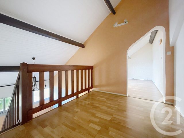 Appartement F4 &agrave; louer - 3 pi&egrave;ces - 80,20 m2 - Vesoul - 70 - FRANCHE-COMTE