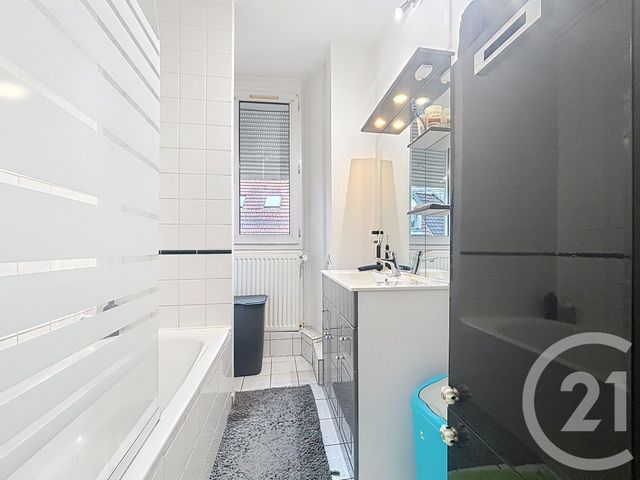 Appartement F3 &agrave; louer - 3 pi&egrave;ces - 57,99 m2 - Vesoul - 70 - FRANCHE-COMTE