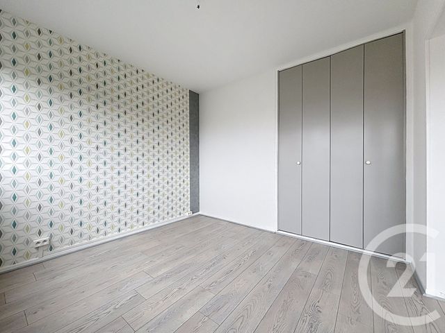 Appartement F3 &agrave; louer - 3 pi&egrave;ces - 61 m2 - St Loup Sur Semouse - 70 - FRANCHE-COMTE
