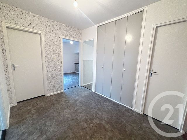 Appartement F3 &agrave; louer - 3 pi&egrave;ces - 61 m2 - St Loup Sur Semouse - 70 - FRANCHE-COMTE