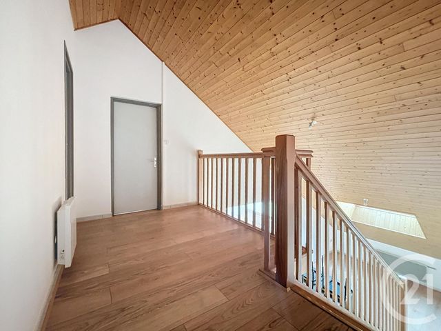 Appartement F5 &agrave; louer - 5 pi&egrave;ces - 88,99 m2 - Vesoul - 70 - FRANCHE-COMTE