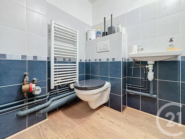 Appartement F5 &agrave; louer - 5 pi&egrave;ces - 88,99 m2 - Vesoul - 70 - FRANCHE-COMTE