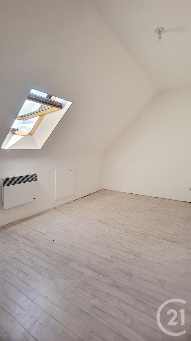 Maison &agrave; louer - 5 pi&egrave;ces - 95,06 m2 - Liercourt - 80 - PICARDIE