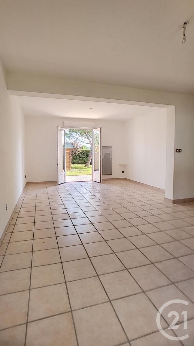 Maison &agrave; louer - 5 pi&egrave;ces - 95,06 m2 - Liercourt - 80 - PICARDIE