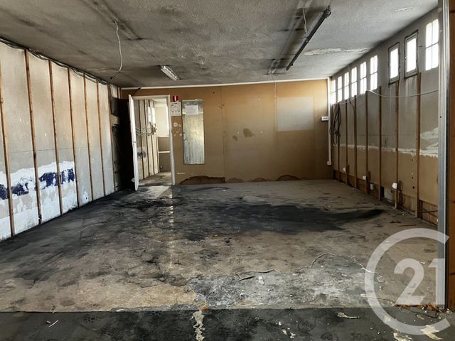 Local commercial à louer - 150.0 m2 - 80 - Somme