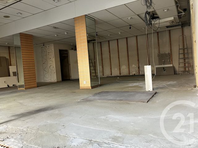 Local commercial à louer - 150.0 m2 - 80 - Somme