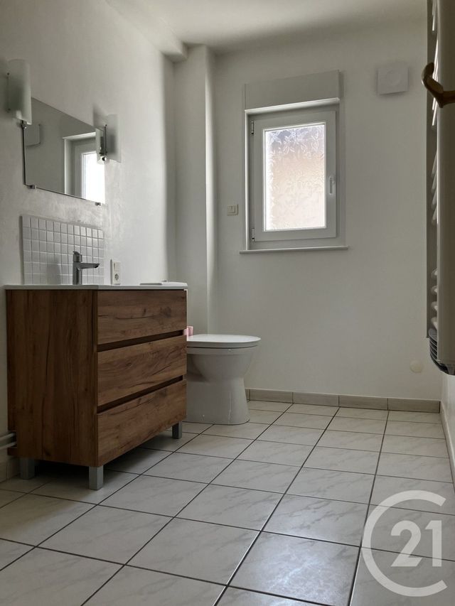 Appartement &agrave; louer - 3 pi&egrave;ces - 62 m2 - Abbeville - 80 - PICARDIE