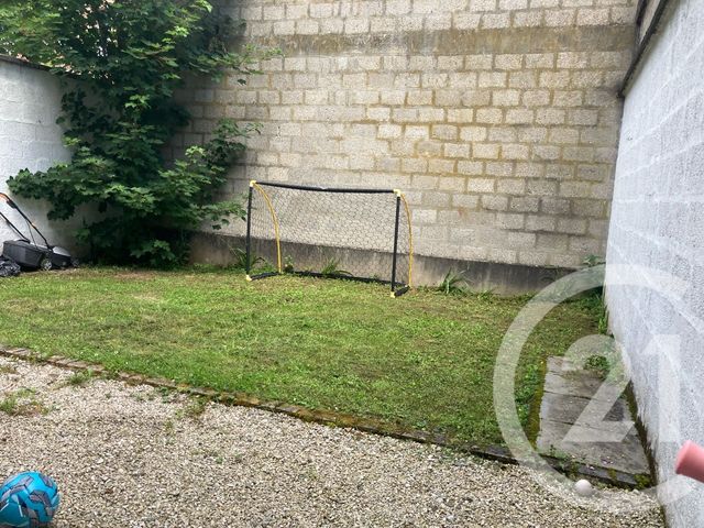 Maison &agrave; louer - 4 pi&egrave;ces - 94 m2 - Abbeville - 80 - PICARDIE