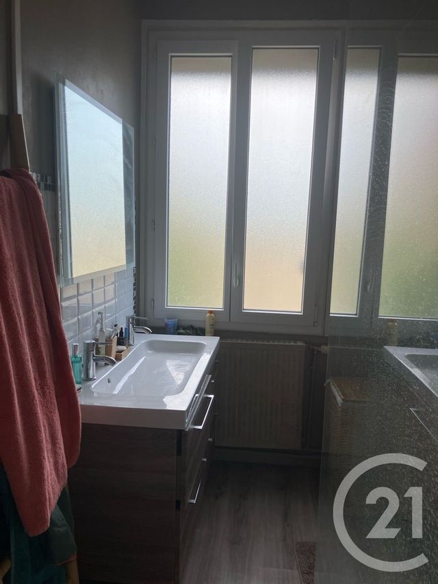 Maison &agrave; louer - 4 pi&egrave;ces - 94 m2 - Abbeville - 80 - PICARDIE